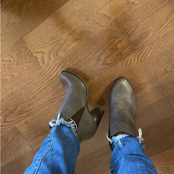 NIB Forever Dark brown high heel booties women’s ankle boots - Picture 3 of 5